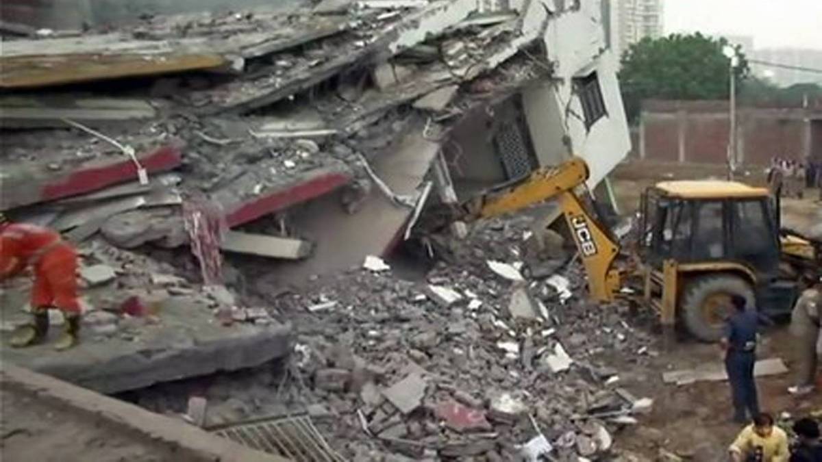 शाहबेरी में JCB