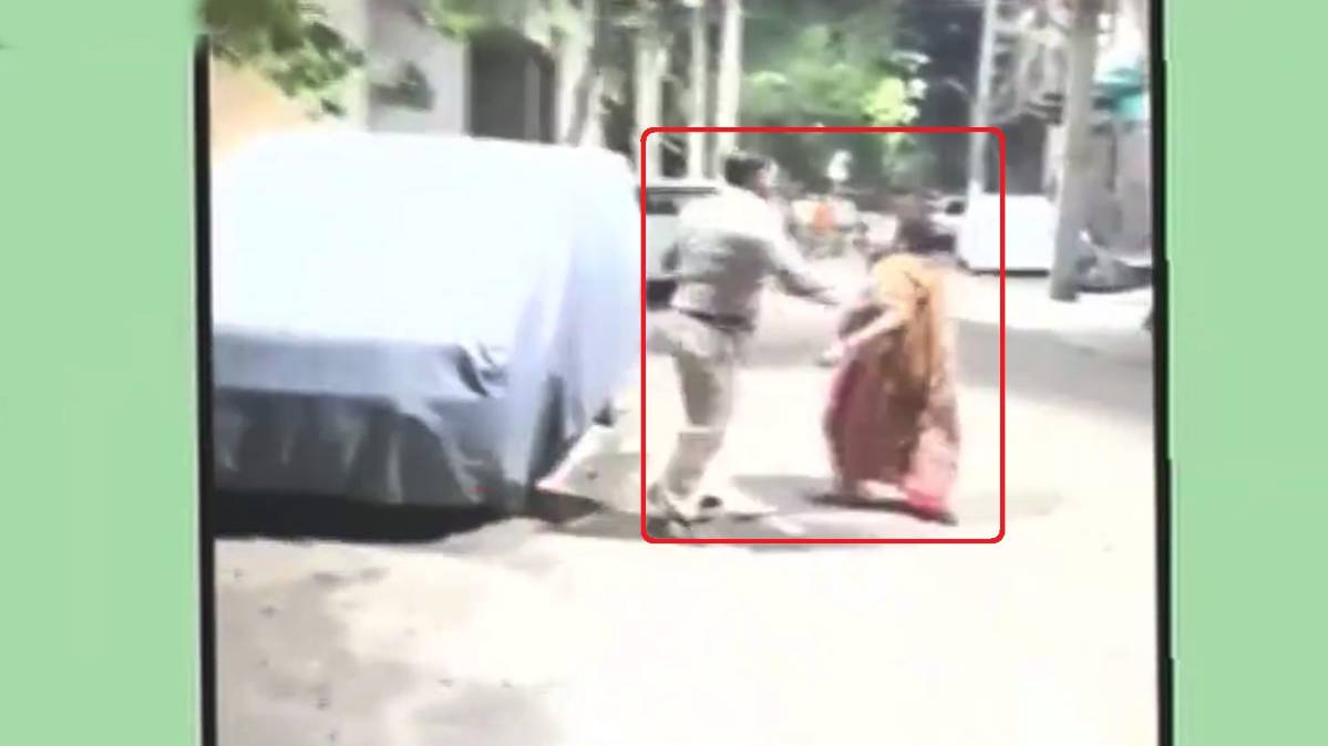 पुलिसवाले पर हमला