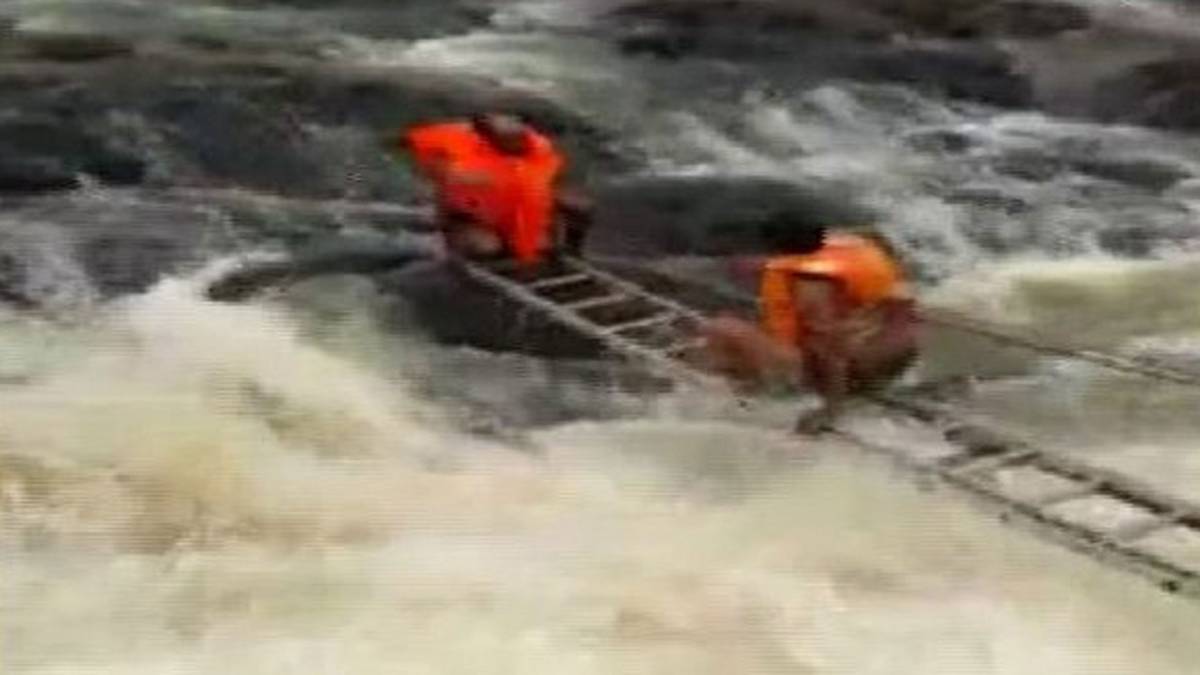 भोपाल में हैरतअंगेज़ रेस्क्यू ऑपरेशन