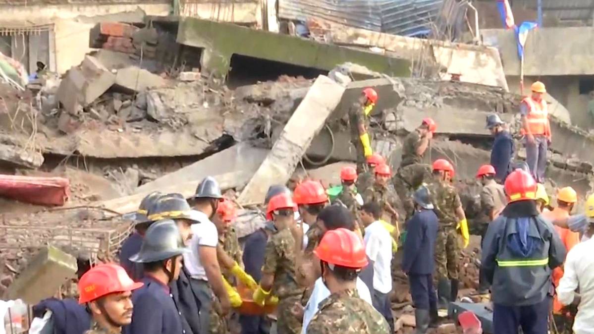 भिवंडी में धराशाई हुई 4 मंजिला इमारत (फोटो- एएनआई)