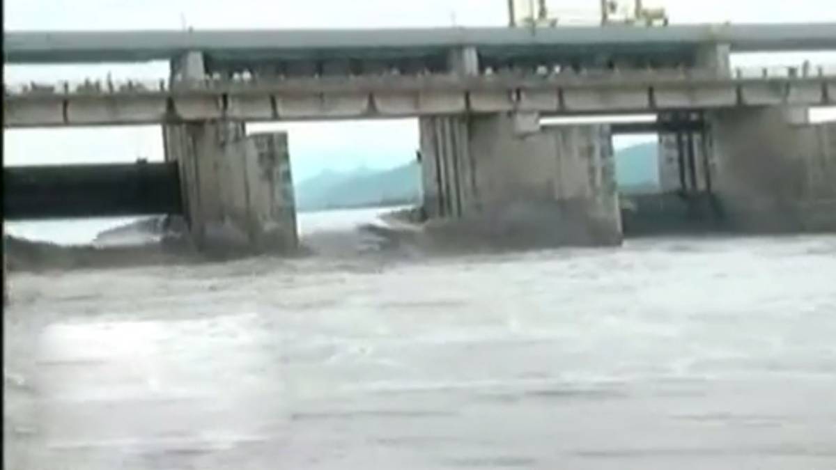 खतरे में दिल्ली