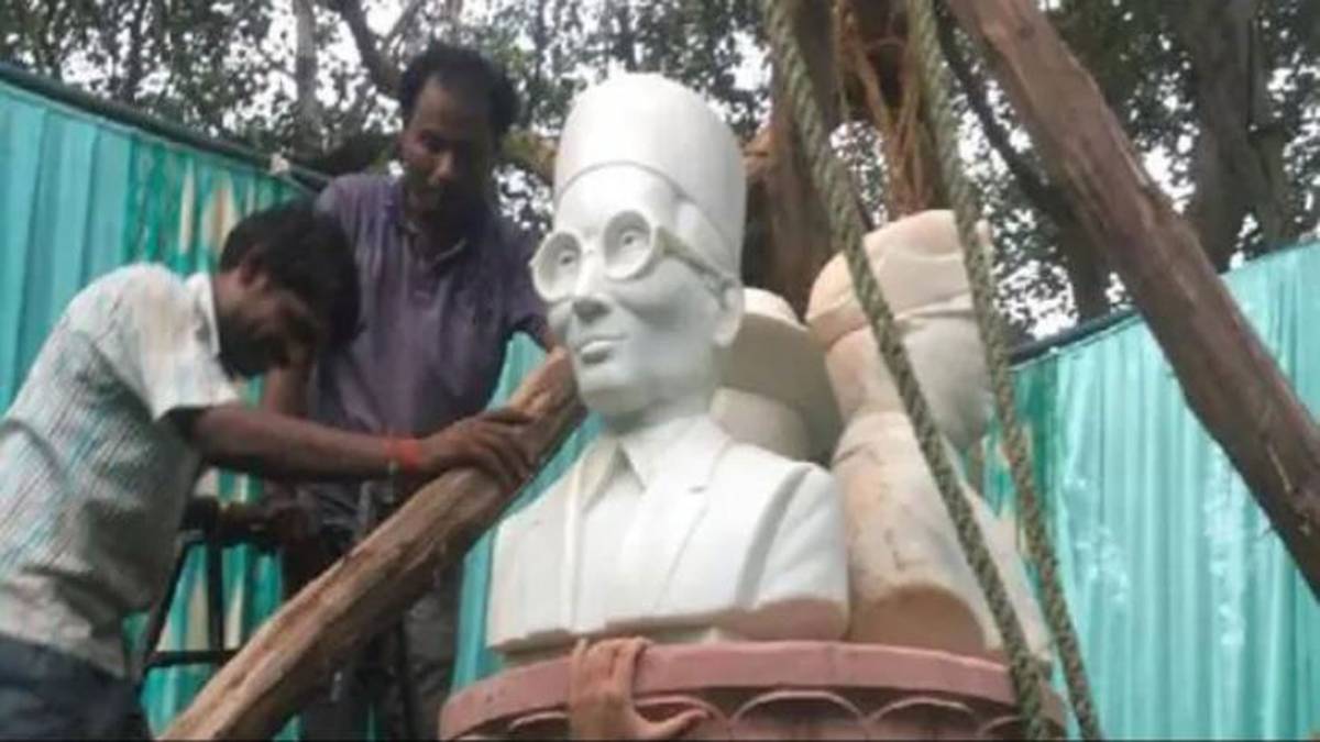 DU में लगी वीर सावरकर, सुभाष चंद्र और भगत सिंह की प्रतिमाएं