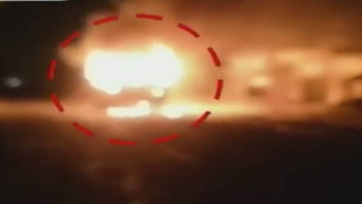 बस में लगी आग