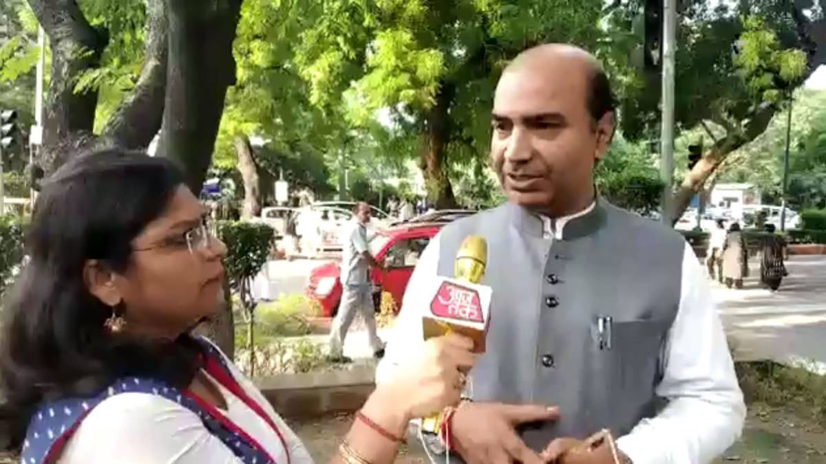 लड़के-लड़कियों की शादी की उम्र में फर्क क्यों?