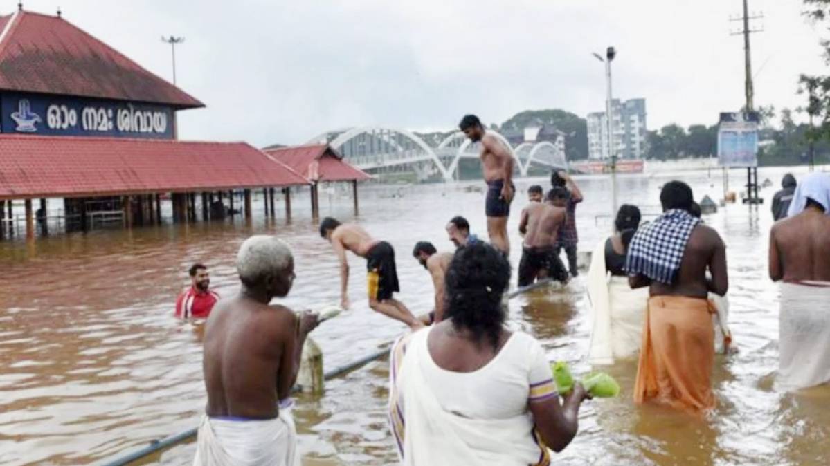 केरल में बाढ़ (Photo credit: PTI)