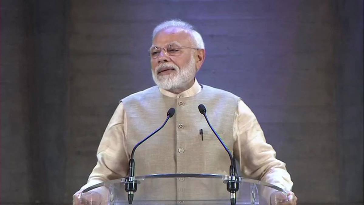 फ्रांस में पीएम नरेंद्र मोदी (फोटो-ANI)