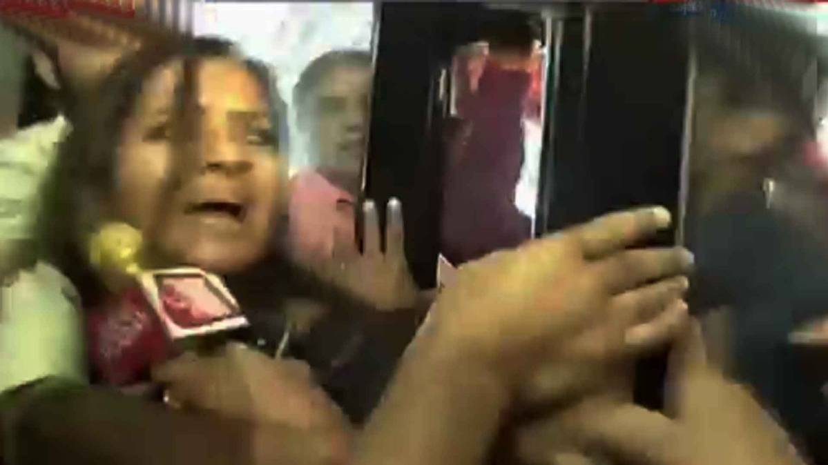 श्रीनगर में मीडिया से बदसलूकी