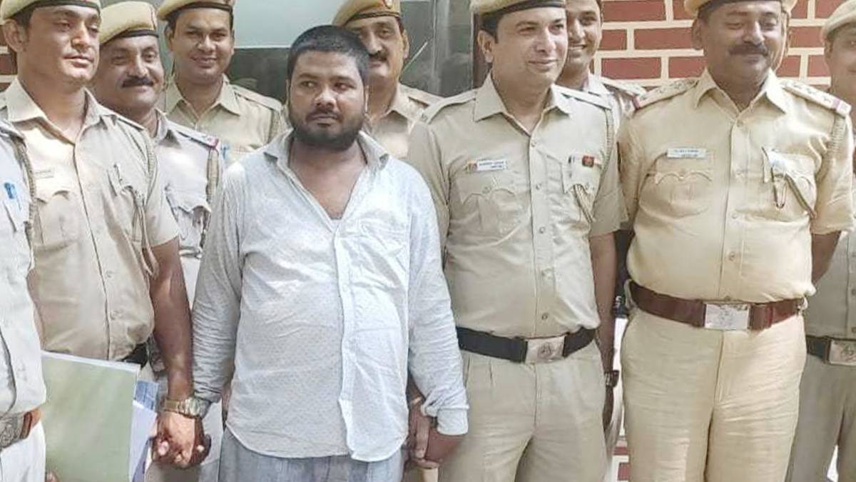 दिल्ली पुलिस की ग‍िरफ्त में आरोपी