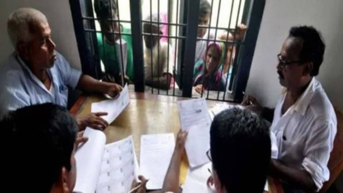 घुसपैठियों की पहचान पर हिन्दू मुसलमान