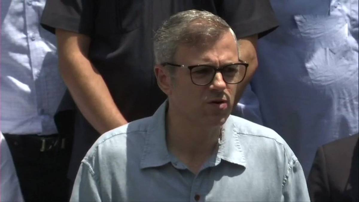 राज्यपाल से मिले उमर अब्दुल्ला