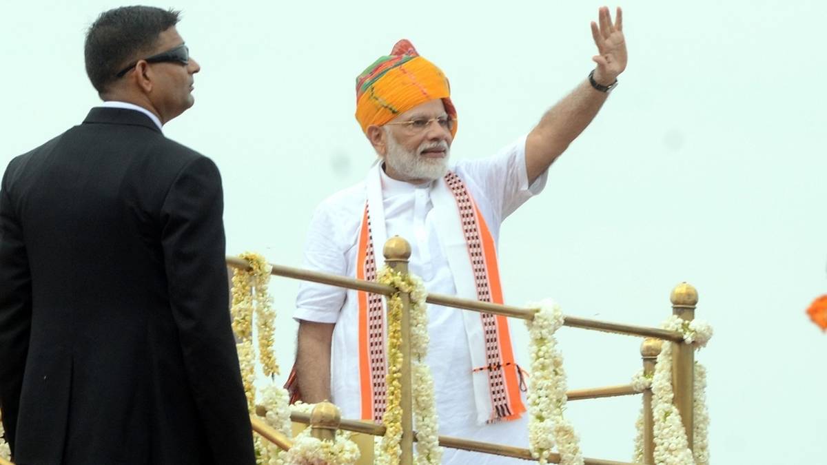 लाल किले की प्राचीर पर PM मोदी(फोटो-IANS)