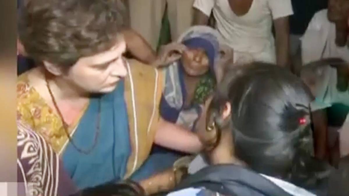 रामअवतार के घर पहुंची प्रियंका