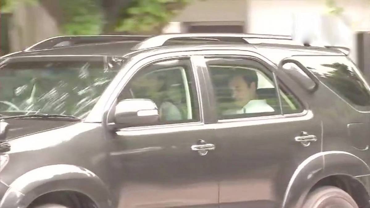 श्रीनगर के लिए रवाना राहुल गांधी (फोटो-ANI)