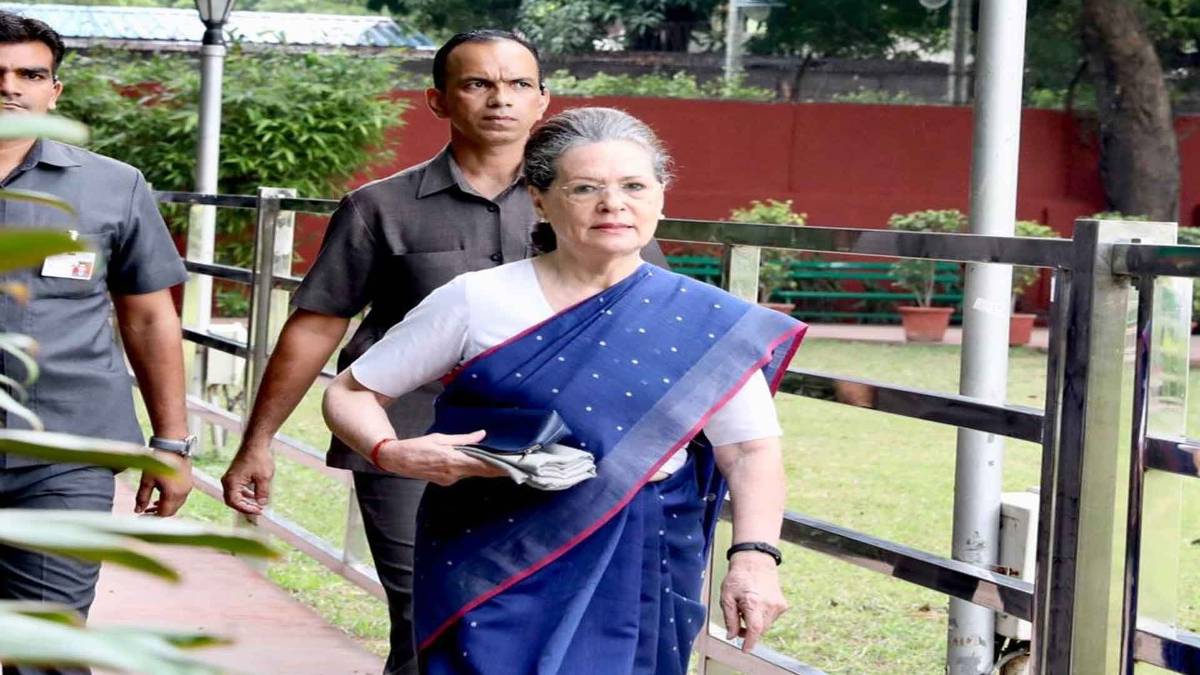 कांग्रेस की अंतरिम अध्यक्ष सोनिया गांधी (फाइल फोटो-IANS)