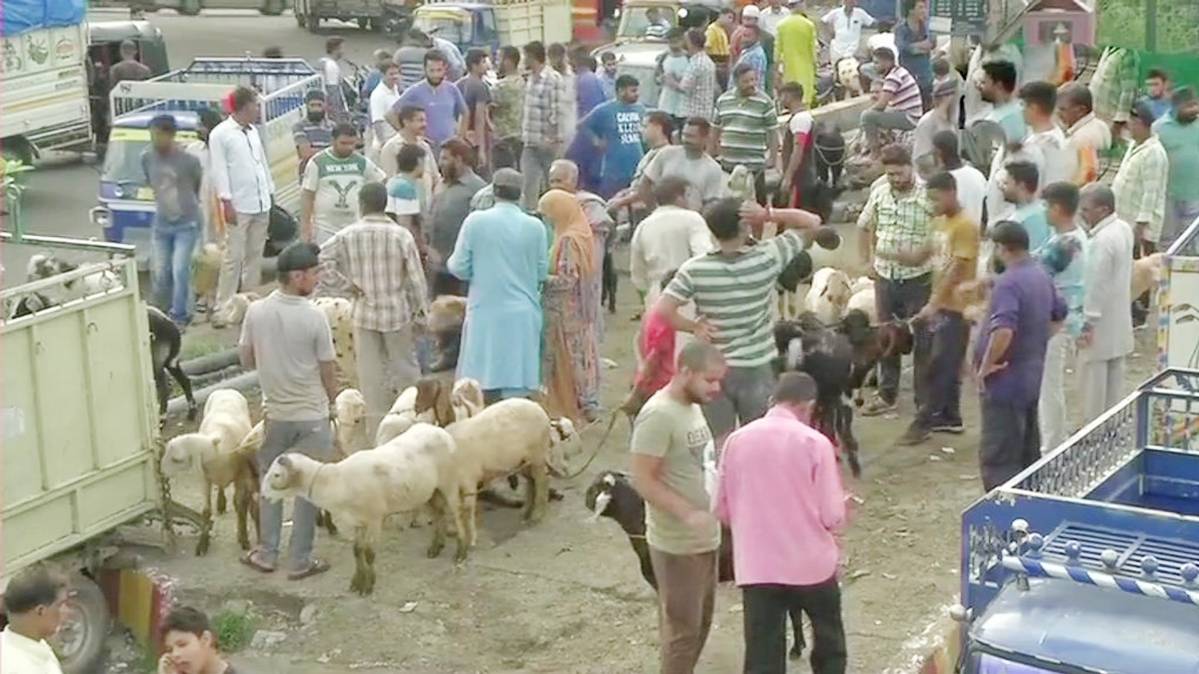 श्रीनगर का एक बाजार (फोटो- ANI)