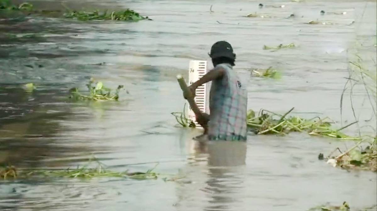 दिल्ली में बढ़ा यमुना का जलस्‍तर(फोटो-ANI)