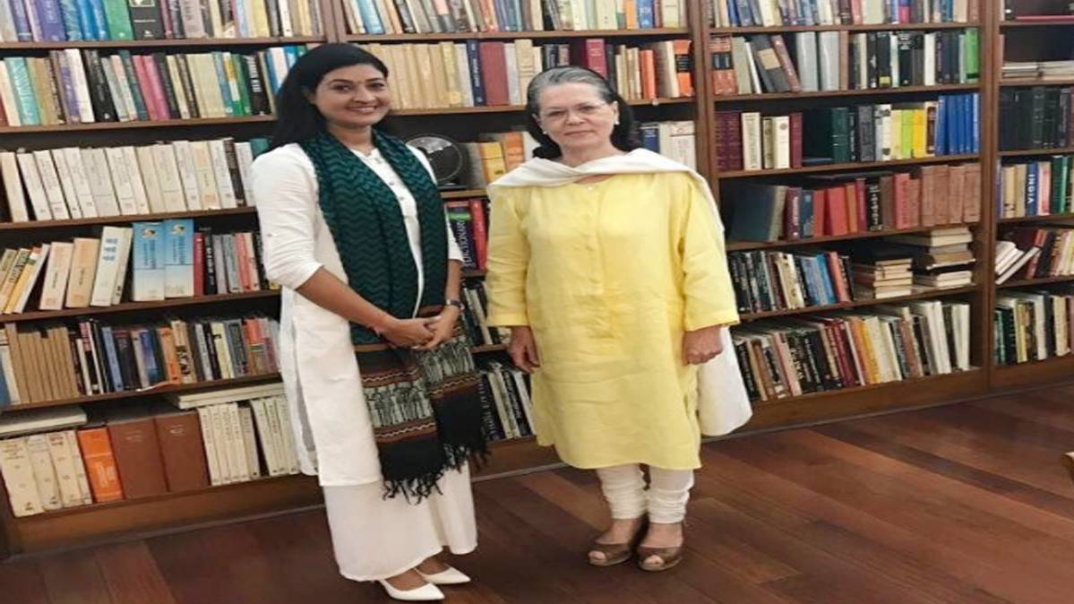 कांग्रेस में शामिल हुईं अलका लांबा (फोटो- @LambaAlka)