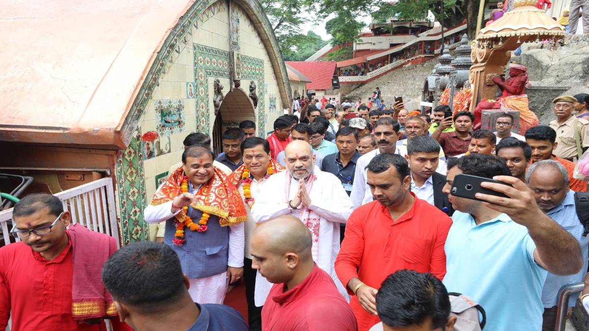 अमित शाह ने कामाख्या देवी में मंदिर में की पूजा (फाइल फोटो-IANS)