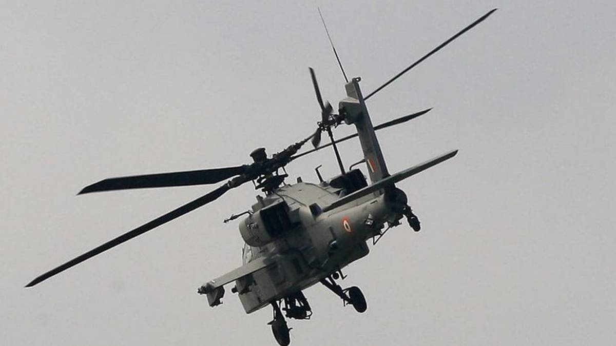 Apache लड़ाकू हेलिकॉप्टर(फोटो- @IAF_MCC)