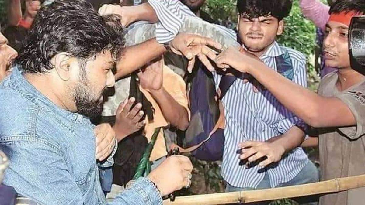 ABVP के कार्यक्रम में शामिल होने गए थे बाबुल सुप्रियो