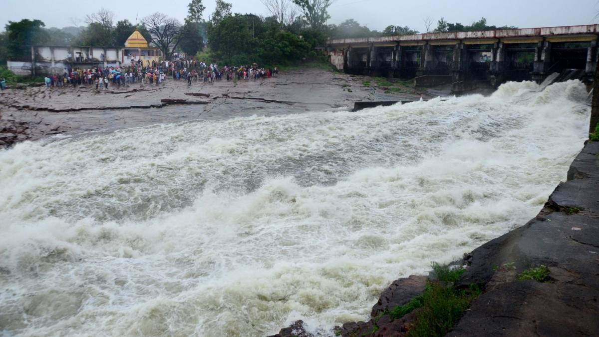 मध्य प्रदेश में उफान पर नदियां (फाइल फोटो-IANS)
