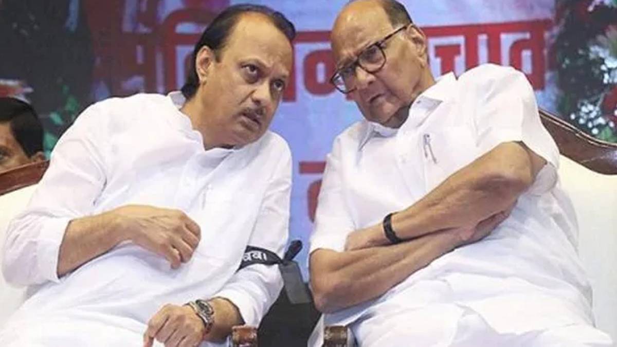 शरद पवार और उनके भतीजे अजित पवार पर बैंक घोटाले में केस दर्ज(फाइल फोटो)