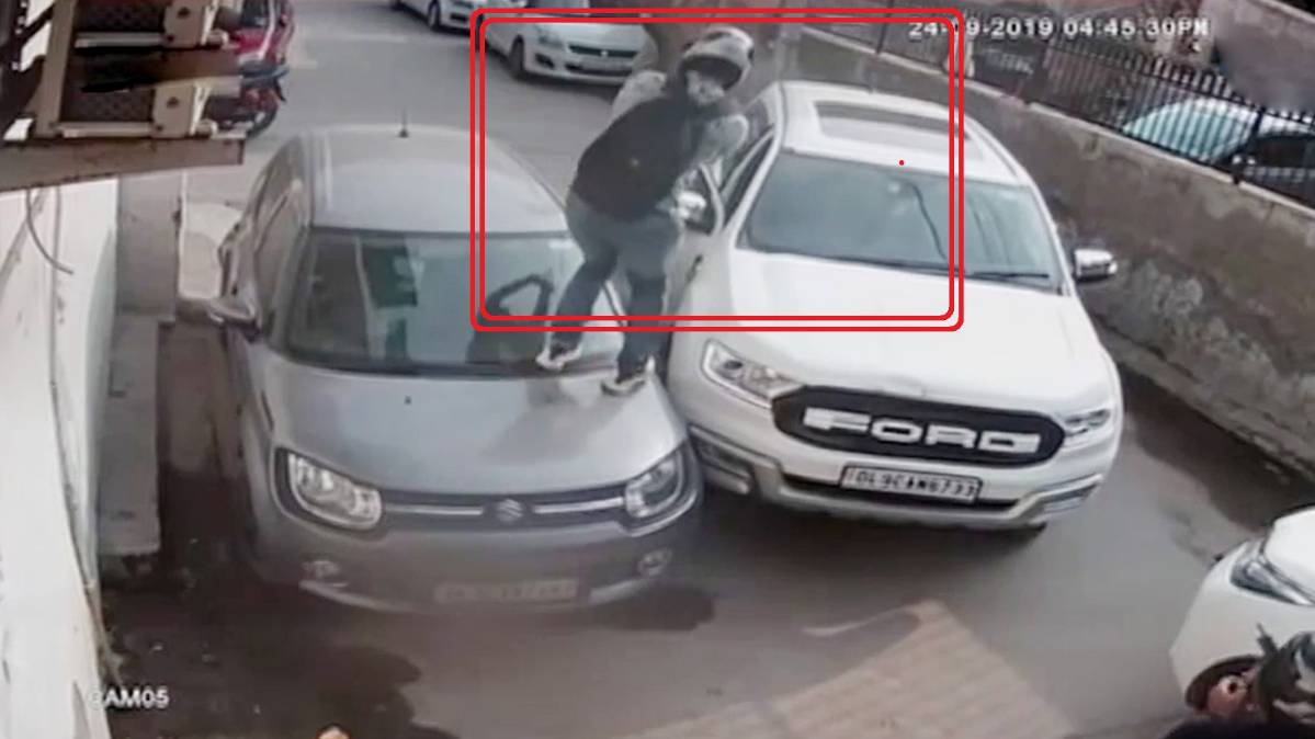 दिन दहाड़े हत्या-CCTV फुटेज में कैद हुई वारदात