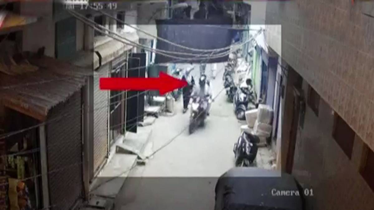 बदमाशों ने युवक को मारी गोलियां