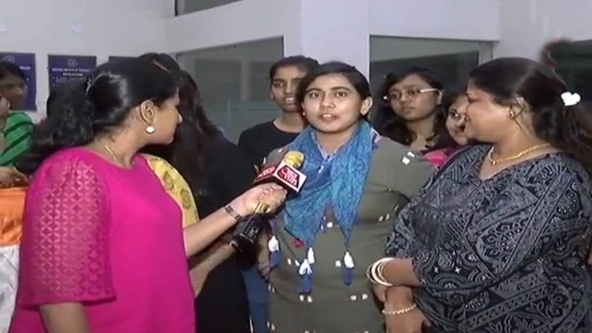 हेरिटेज ग्रुप ऑफ इंस्टीट्यूशन के छात्रों