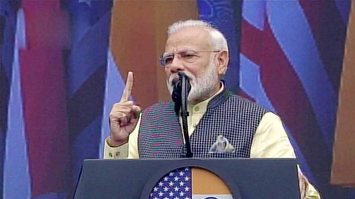 हाउडी मोदी कार्यक्रम में प्रधानमंत्री नरेंद्र मोदी (फोटो-IANS)