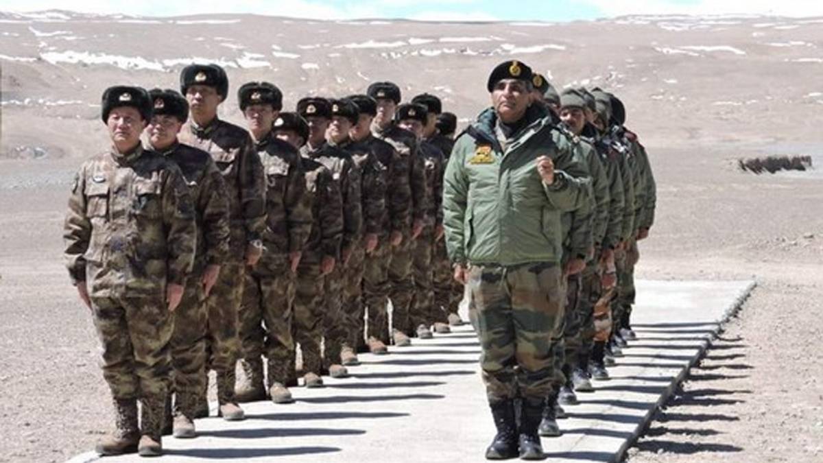 भारतीय-चीन सैनिकों के बीच नोकझोंक (फोटो- ANI)