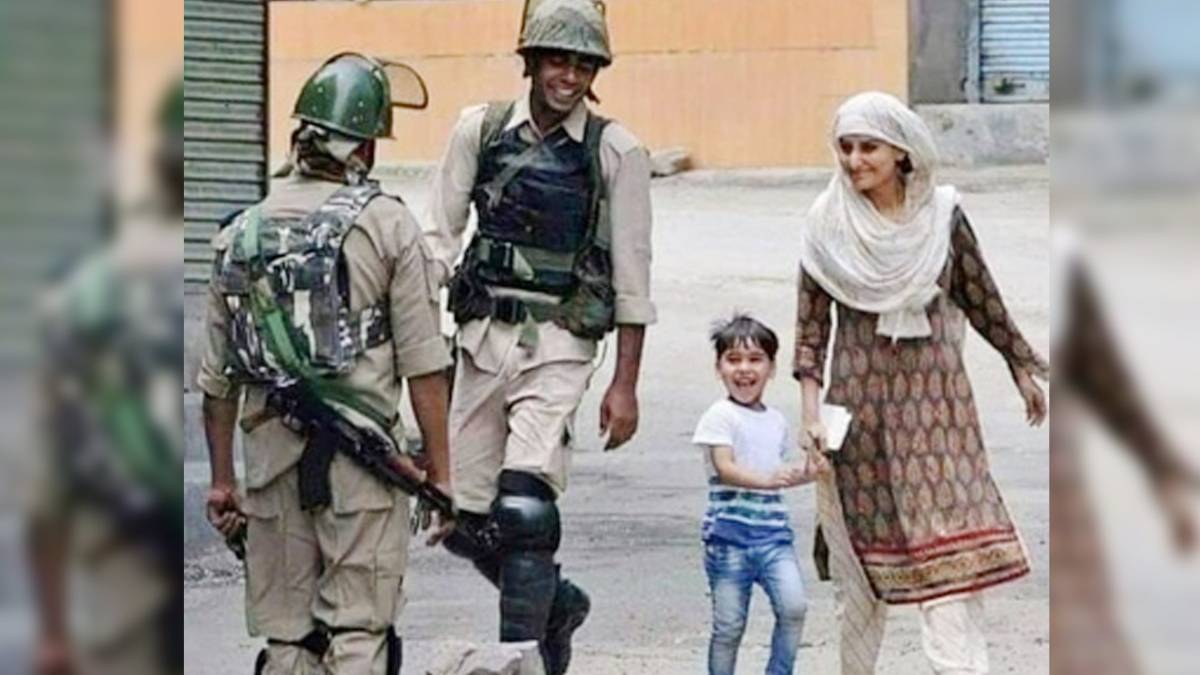 कश्‍मीर में पटरी पर लौटती जिंदगी (File Photo)