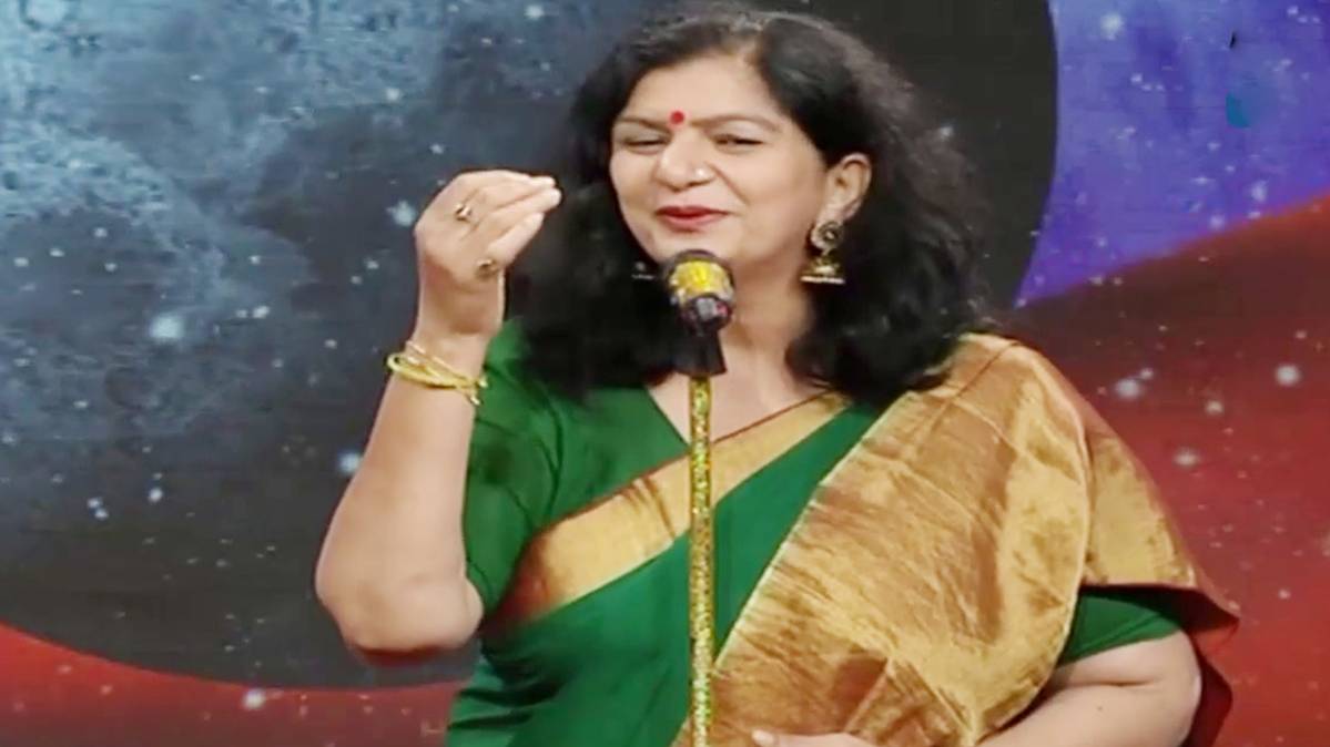 कवि सम्मेलन में डॉ. सरिता शर्मा