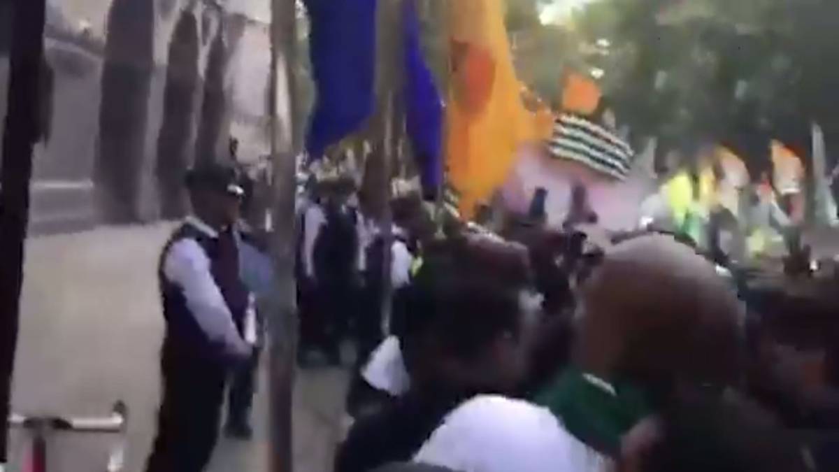 लंदन में PM मोदी के खिलाफ विरोध प्रदर्शन