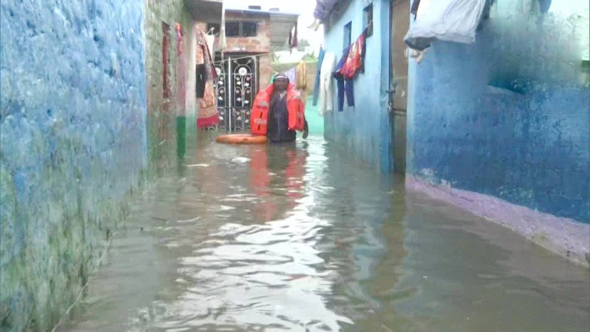 राजधानी भोपाल में मचा हाहाकार(फोटो-ANI)