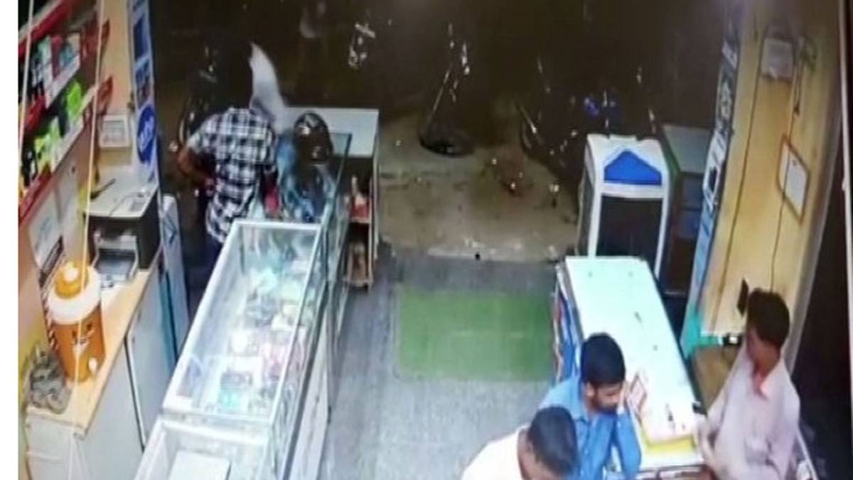 रंगदारी न देने पर सरेआम फायरिंग (फोटो-ANI)