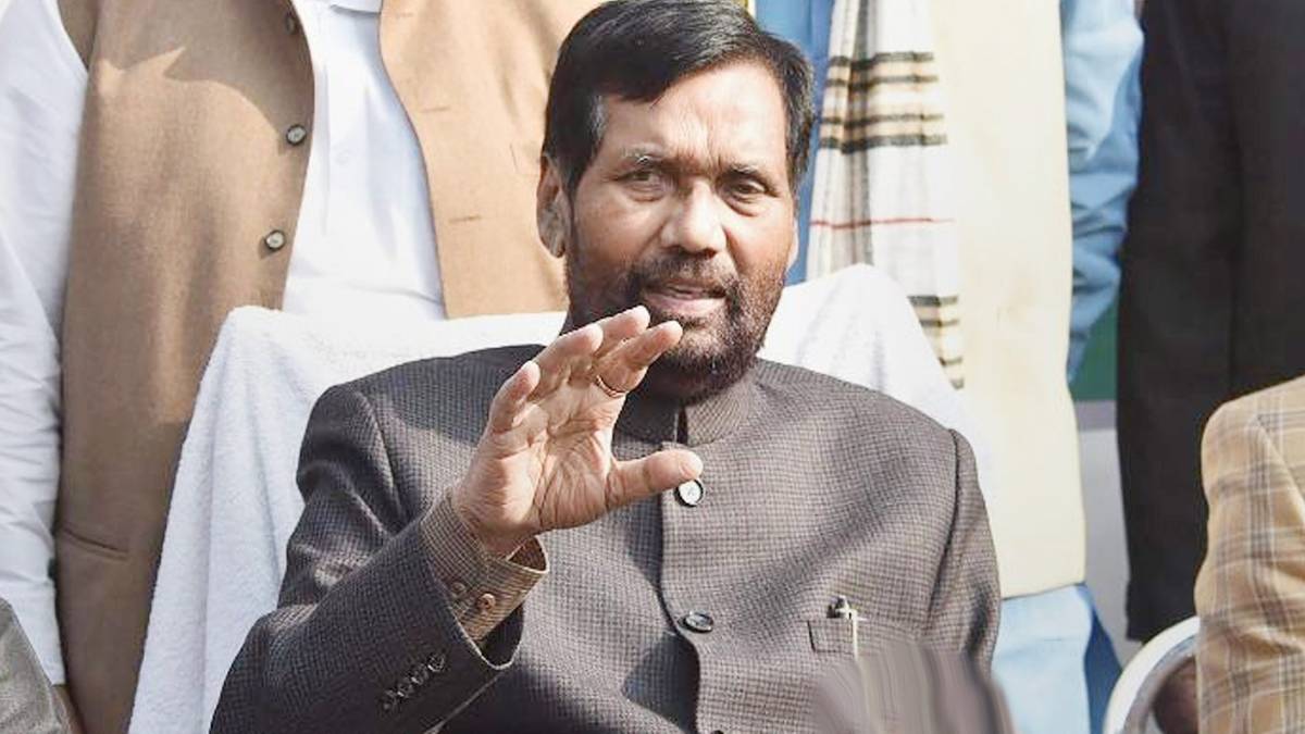 केंद्रीय मंत्री राम विलास पासवान(फाइल फोटो-PTI)