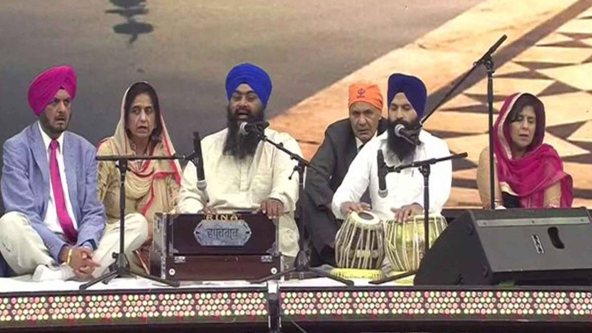 गुुरुवाणी से हाउडी मोदी कार्यक्रम की शुरुआत (फोटो- @howdymodi)