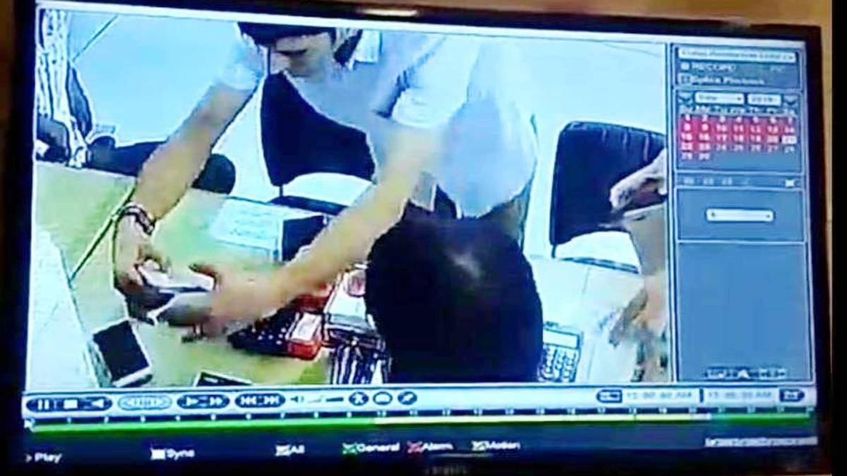 दिल्ली में विदेशियों ने की चोरी