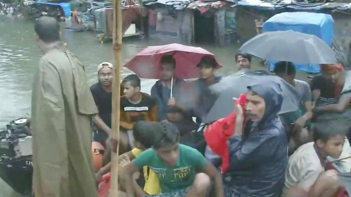 बिहार में बाढ़ (फोटो ANI)