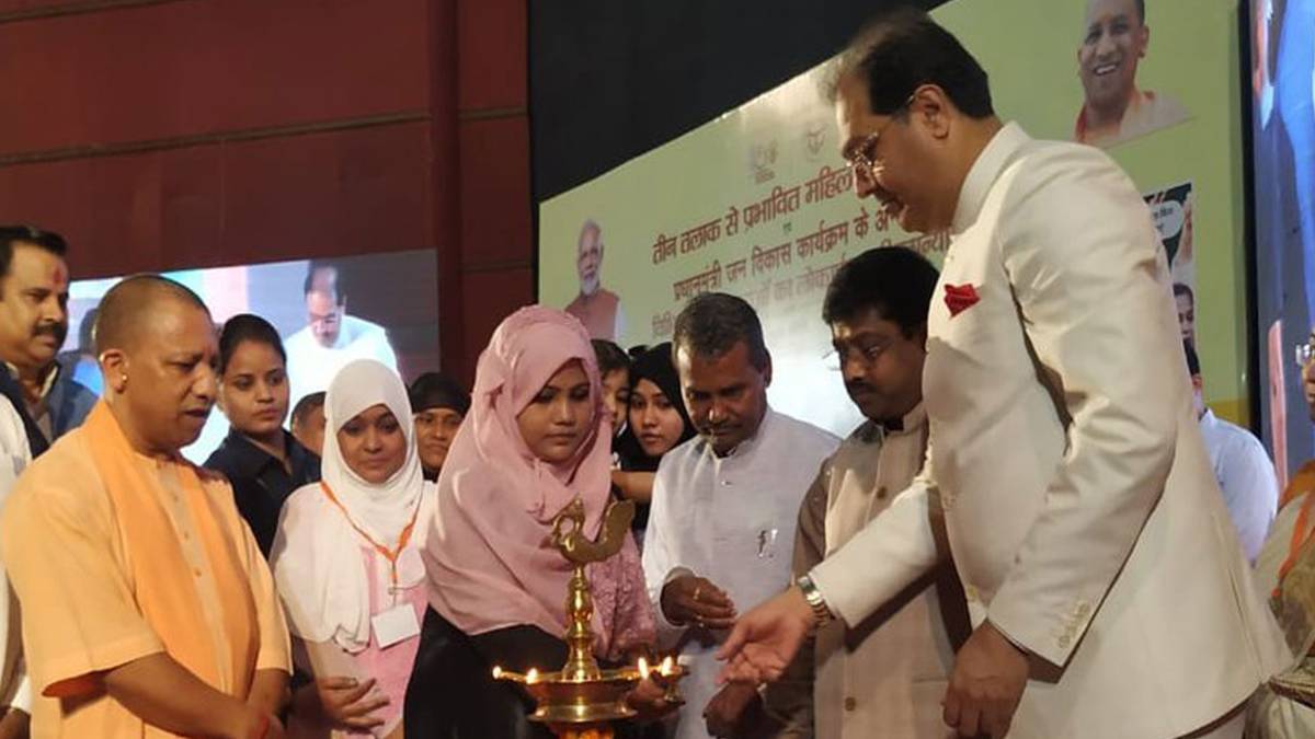 तलाक पीड़िताओं का सुना दर्द (फोटो-बीजेपी ट्विटर)