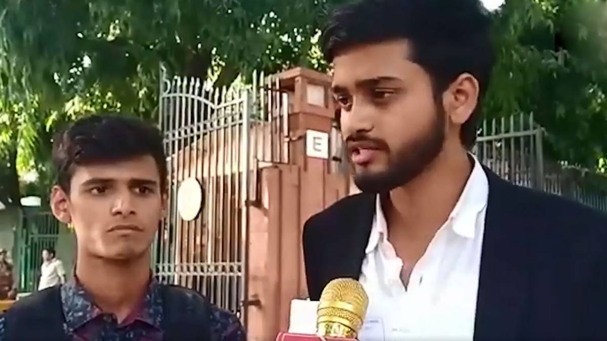 छात्रों के एक डेलिगेशन ने सुप्रीम कोर्ट में दाखिल की याचिका