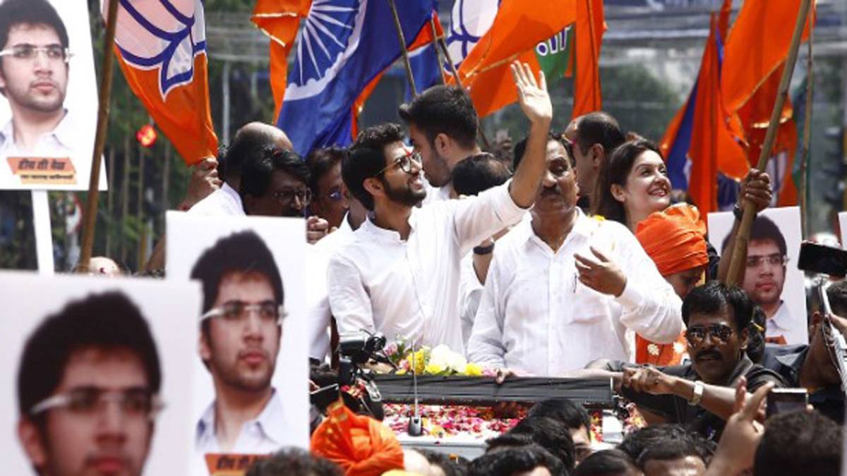 मातोश्री से निकाला रोड शो