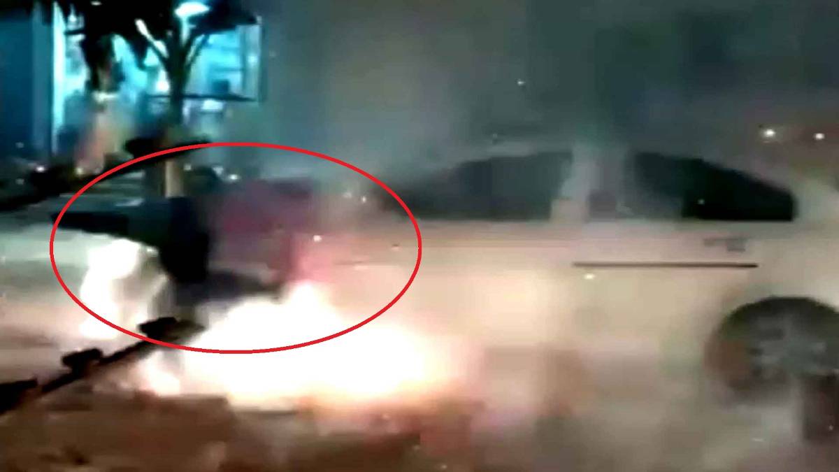 दिवाली का जश्न मना रहे शख्स को कार ने उड़ाया