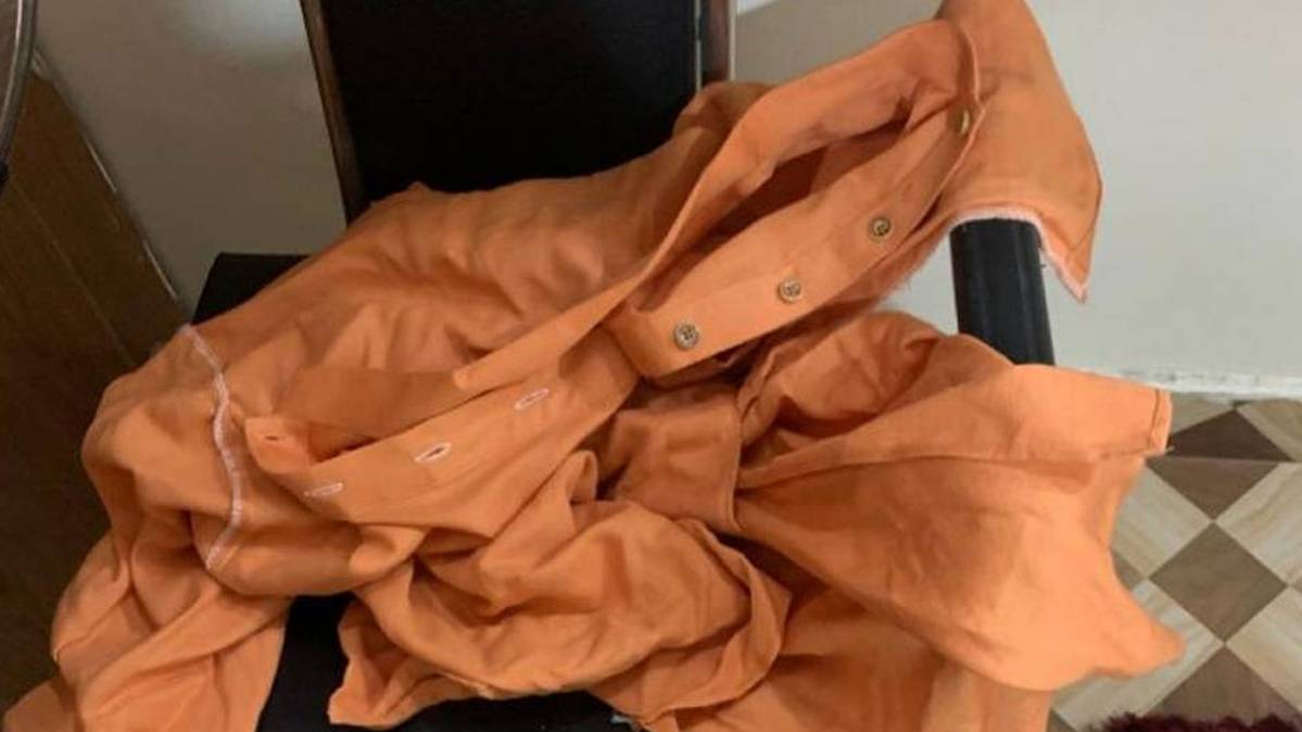 होटल से मिले हत्यारोपियों के सामान, कपड़े और बैग