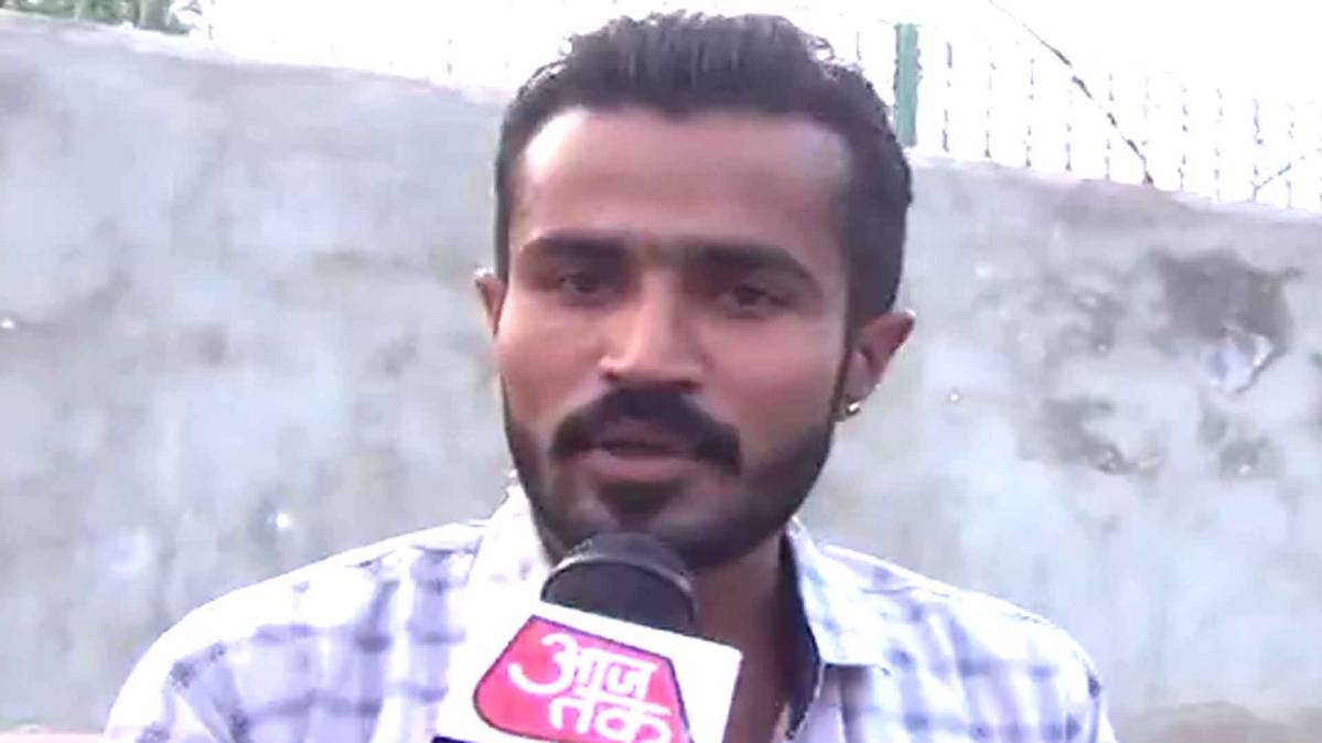 ग्राम विकास अधिकारी गिरधर सिंह