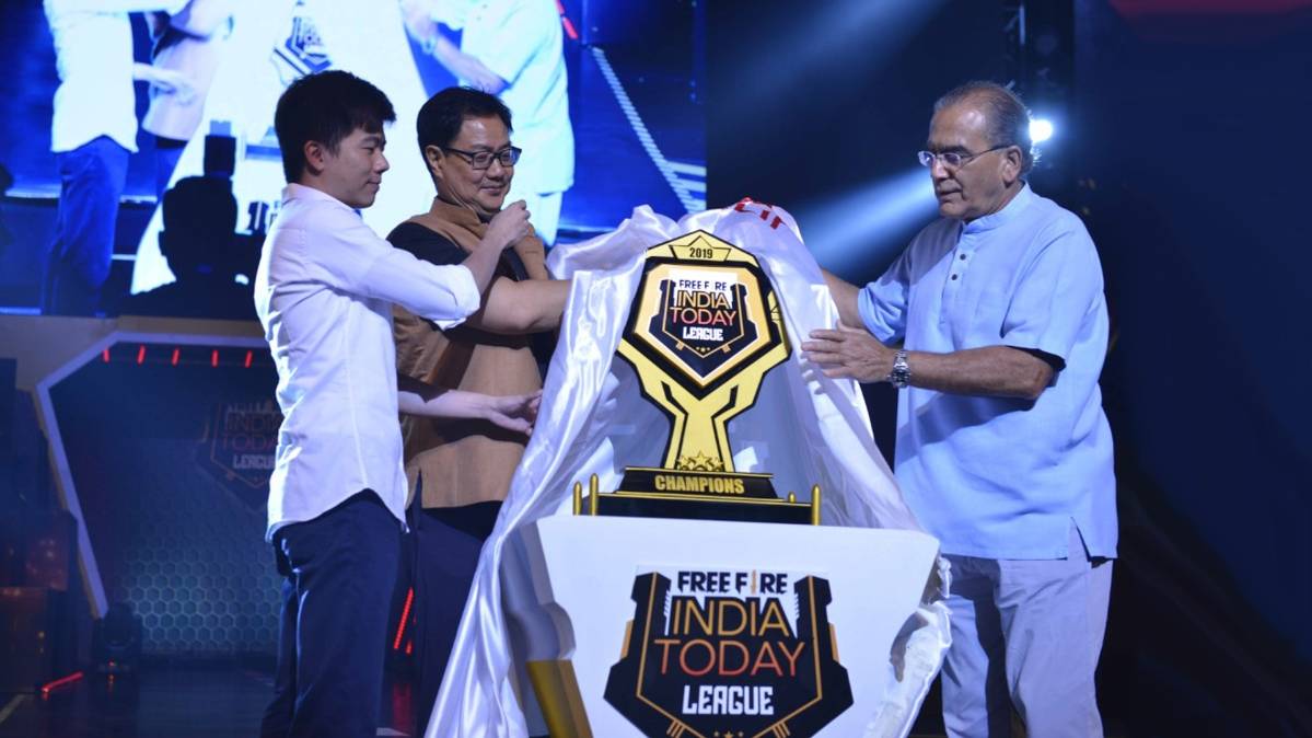 ट्रॉफी का अनावरण,  जिसके लिए होगी बैटल