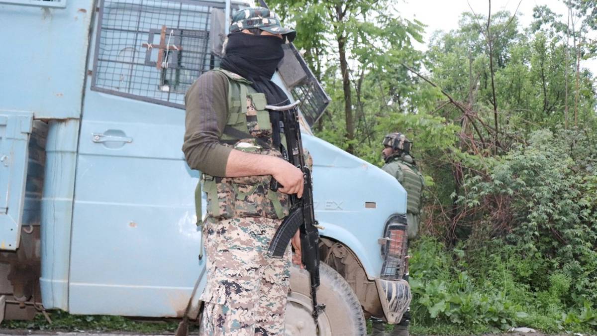 कश्‍मीर में तैनात जवान (फाइल फोटो-RoufAhmad Roshangar)