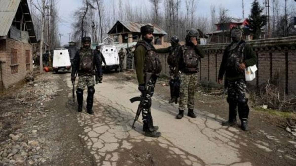 अनंतनाग में डीसी दफ्तर के बाहर ग्रेनेड अटैक