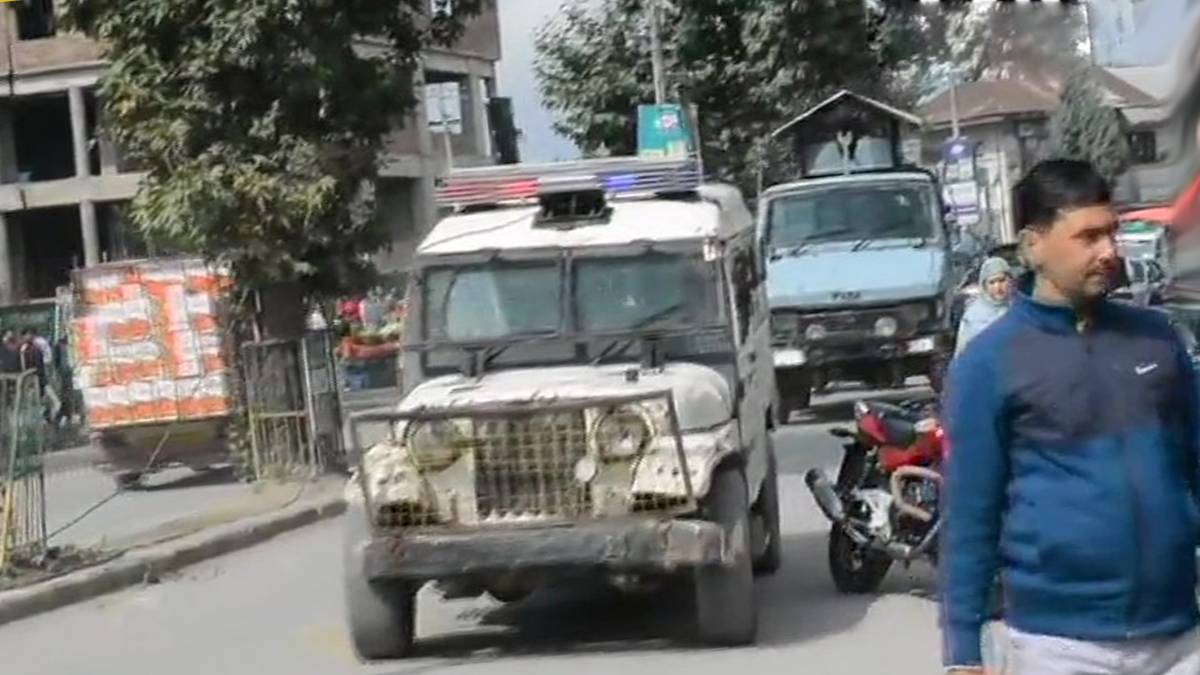 इलाके की घेराबंदी कर सर्च ऑपरेशन जारी(फोटो- ANI)